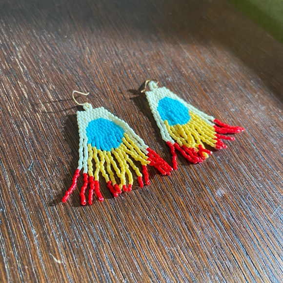 Augusta Handmades beaded earrings - Picture 2 of 3